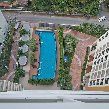 Stylish Studio In Peak Towers Pattaya Exterior foto